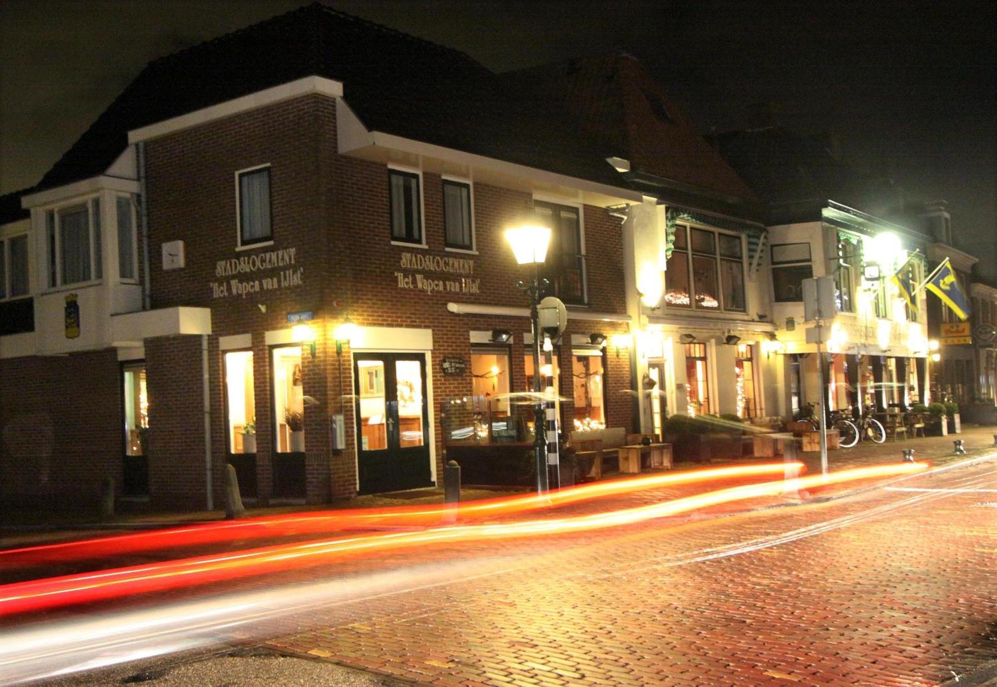 Stadsherberg 'Het Wapen Van Ijlst' Exterior photo