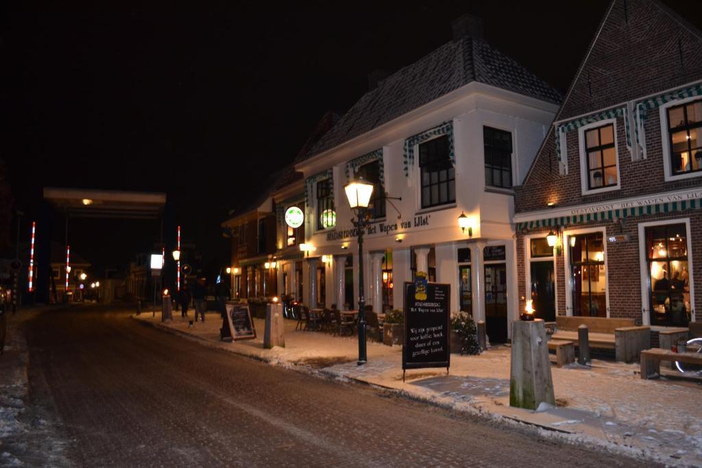Stadsherberg 'Het Wapen Van Ijlst' Exterior photo