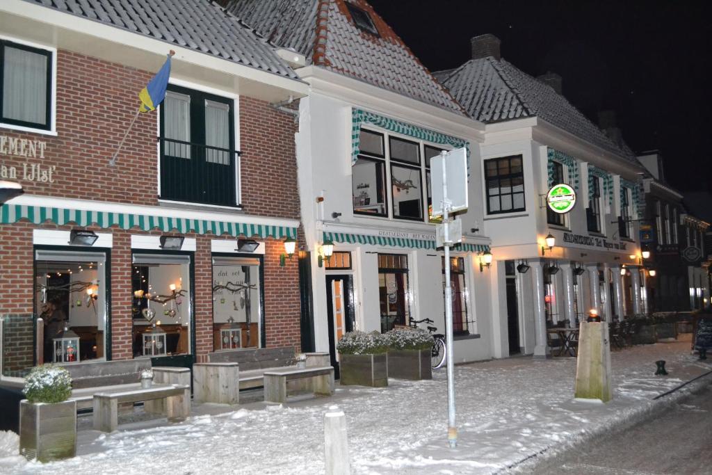 Stadsherberg 'Het Wapen Van Ijlst' Exterior photo